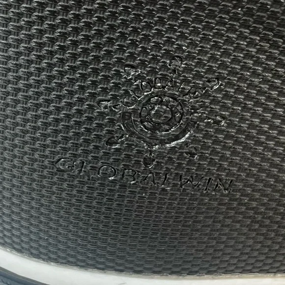 GlobalWin Women's Black & Gray Camouflage Snow Boots • Faux Fur Lining •Size 8.5 - Picture 3 of 16